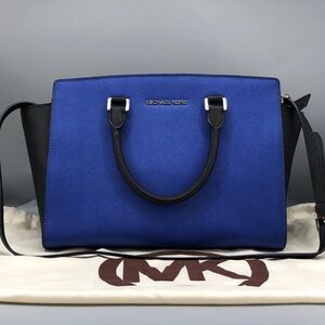 Flash Sale 🎉🛍Michael Kors Selma Medium Saffiano Leather Blue and Black